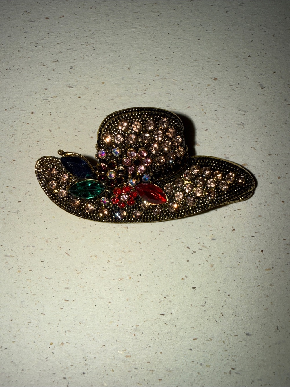 Crystal-Embellished Hat-Shaped Brooch in Multicolor and Gold